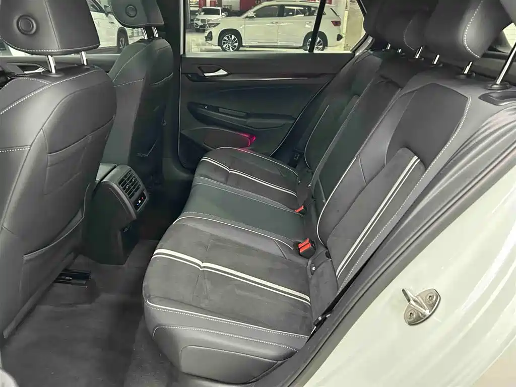 Volkswagen Golf 2021 280TSI DSG R-Line фото 14
