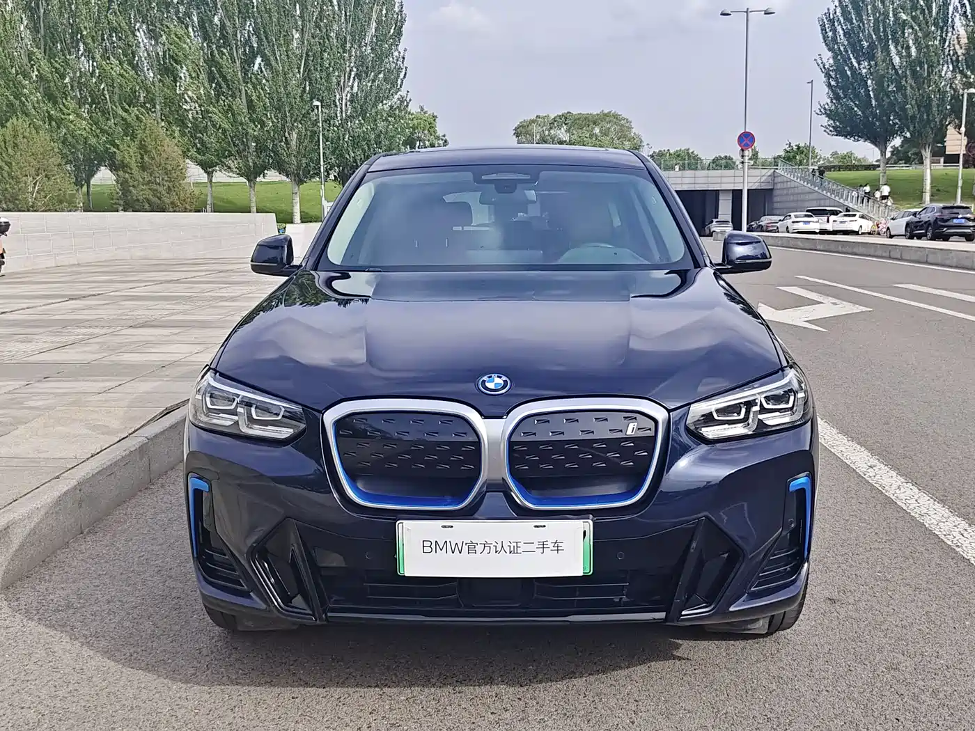 BMW iX3 2022 Leading Edition фото 2
