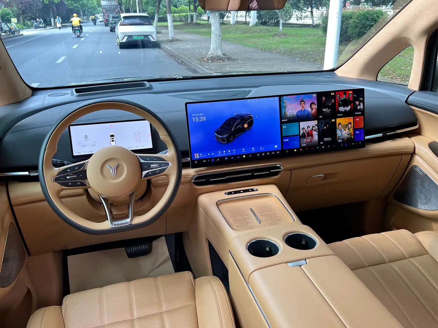 Voyah Auto Voyah Dreamer 2025 PHEV AWD Flagship Kunpeng Edition фото 16