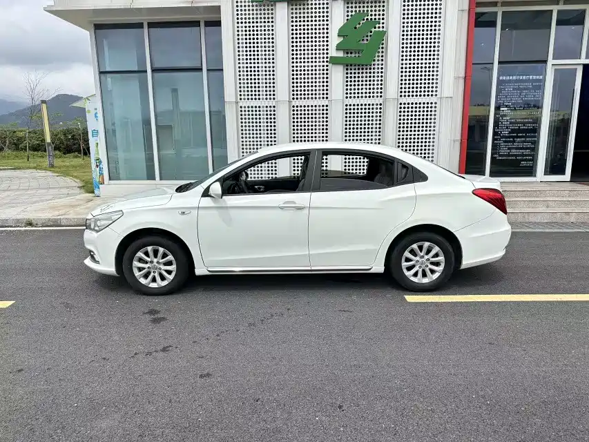GAC Trumpchi Trumpchi GA3S Vision 2016 2016 200T Manual Elite Edition