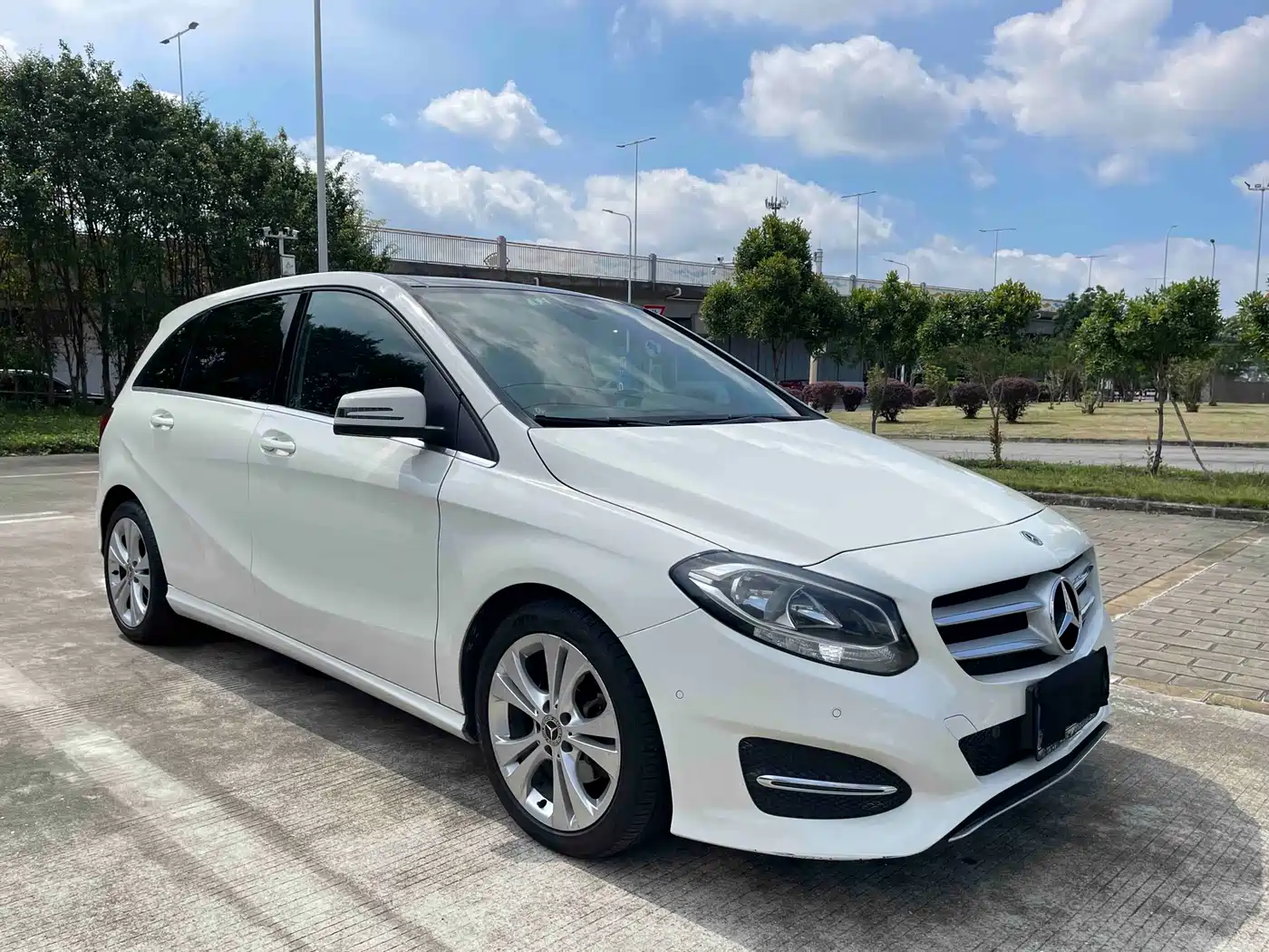 Mercedes-Benz B-Class 2017 B 200 Dynamic фото 3