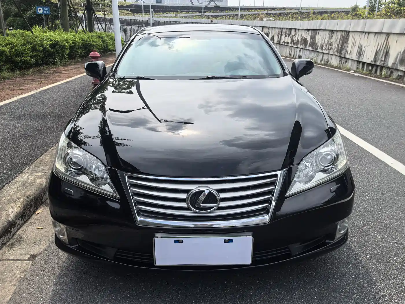 Фото 3 - Lexus ES