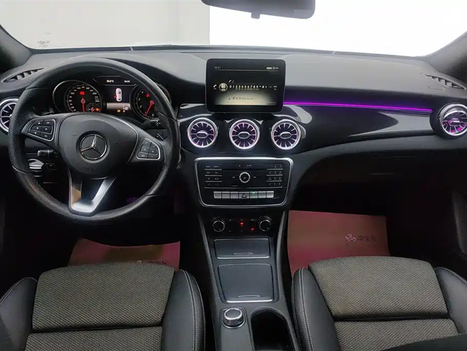 Mercedes-Benz CLA (Import) 2017 Facelift CLA 180 фото 12