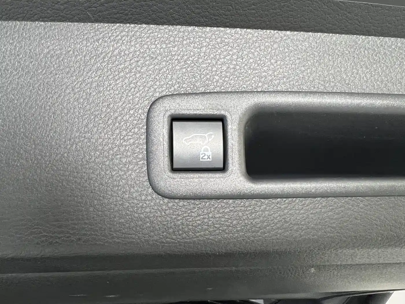 Toyota Sienna 2021 2.5L Hybrid Platinum Edition фото 17