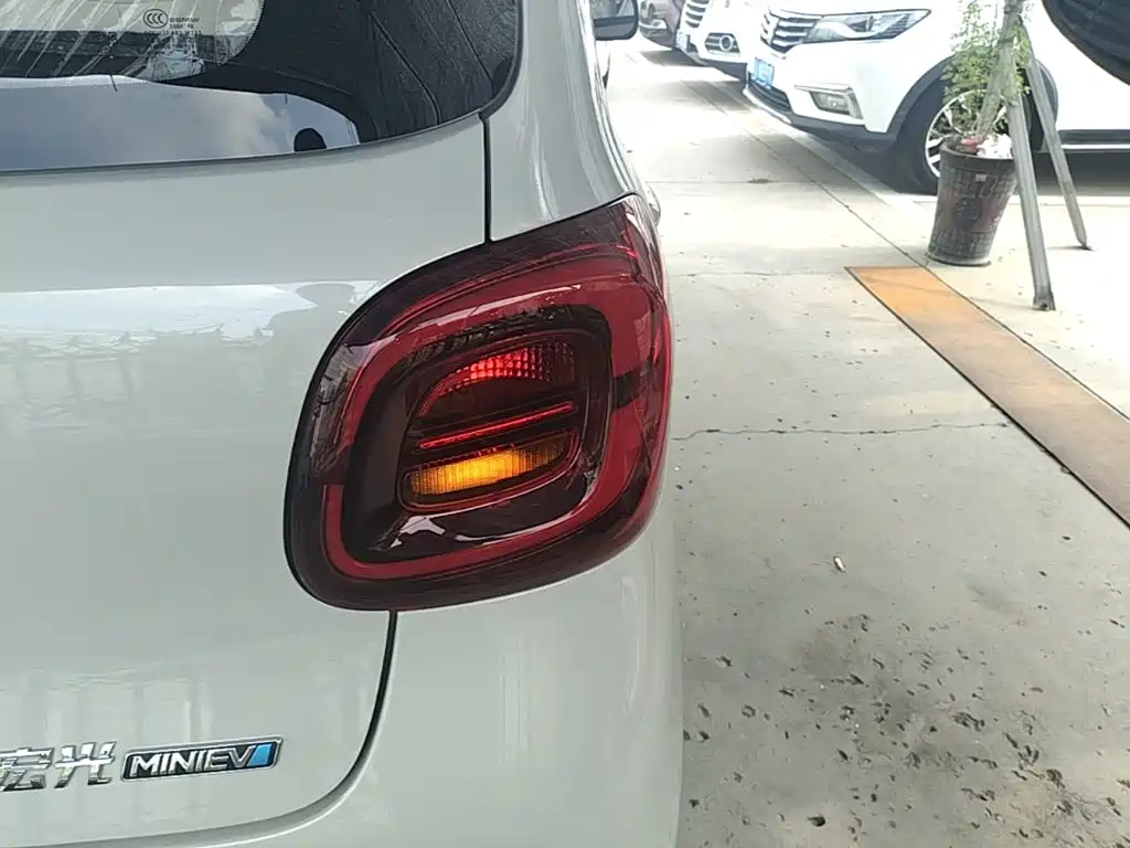 Wuling Motors Hongguang MINIEV 2026 2025 4-Door Advanced