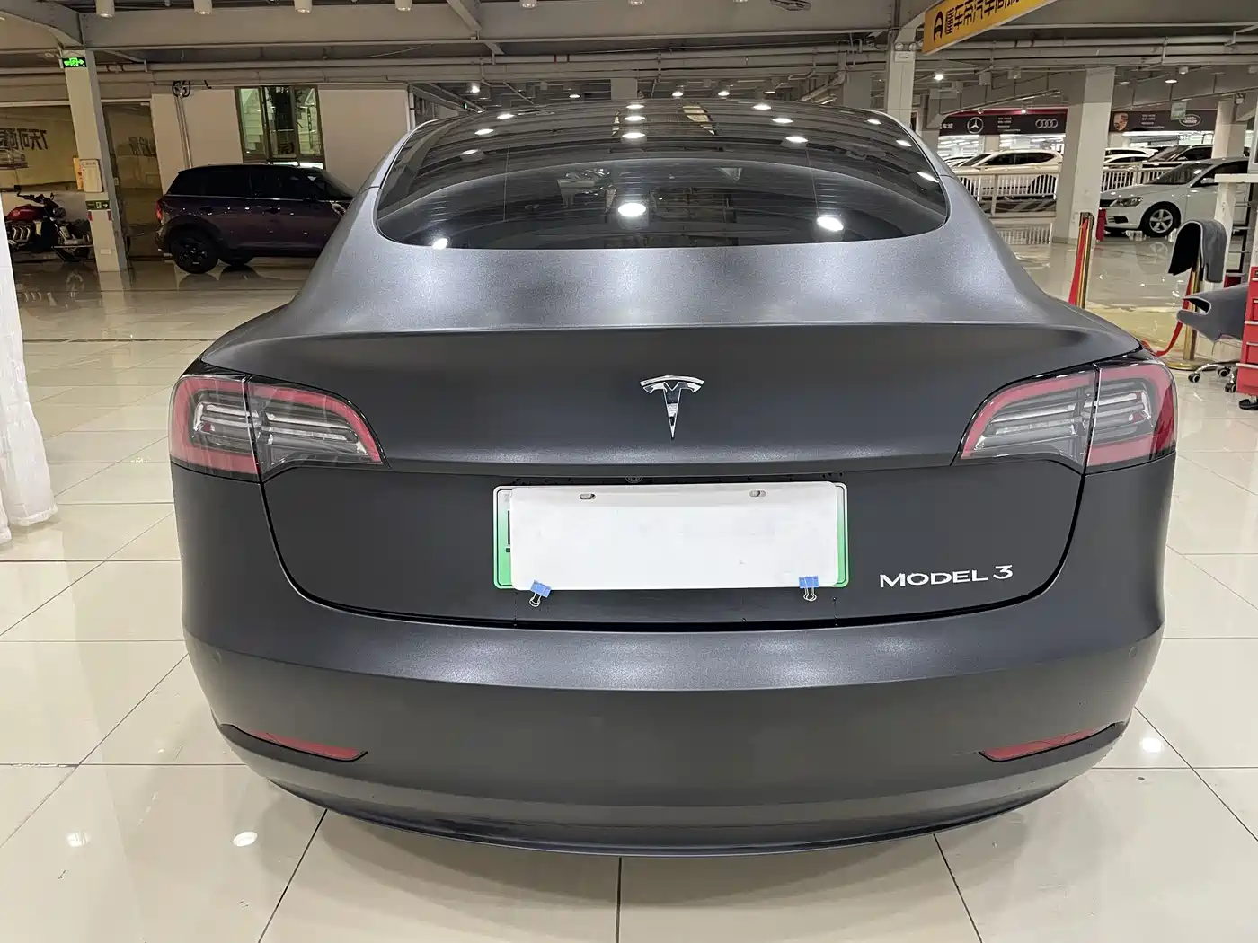 TESLA MODEL 3