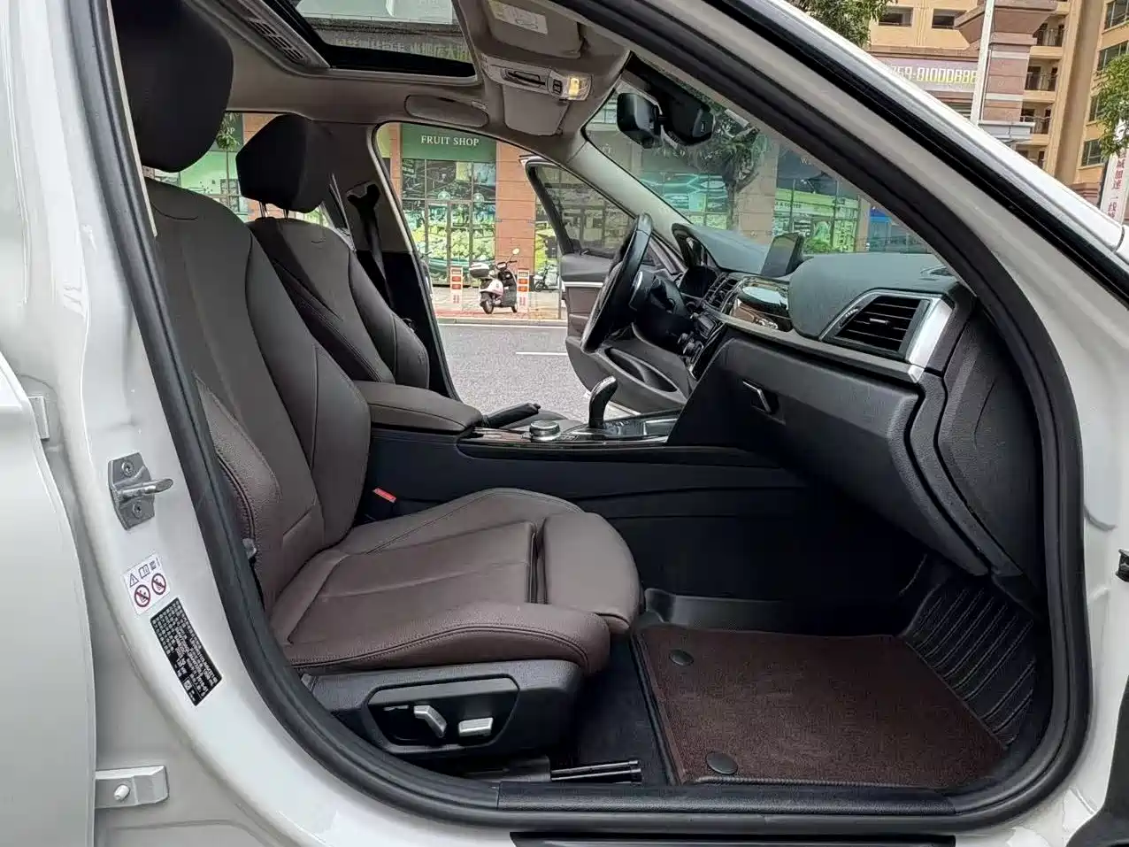 BMW 3 Series 2018 320Li M Sport Black Night Edition фото 9