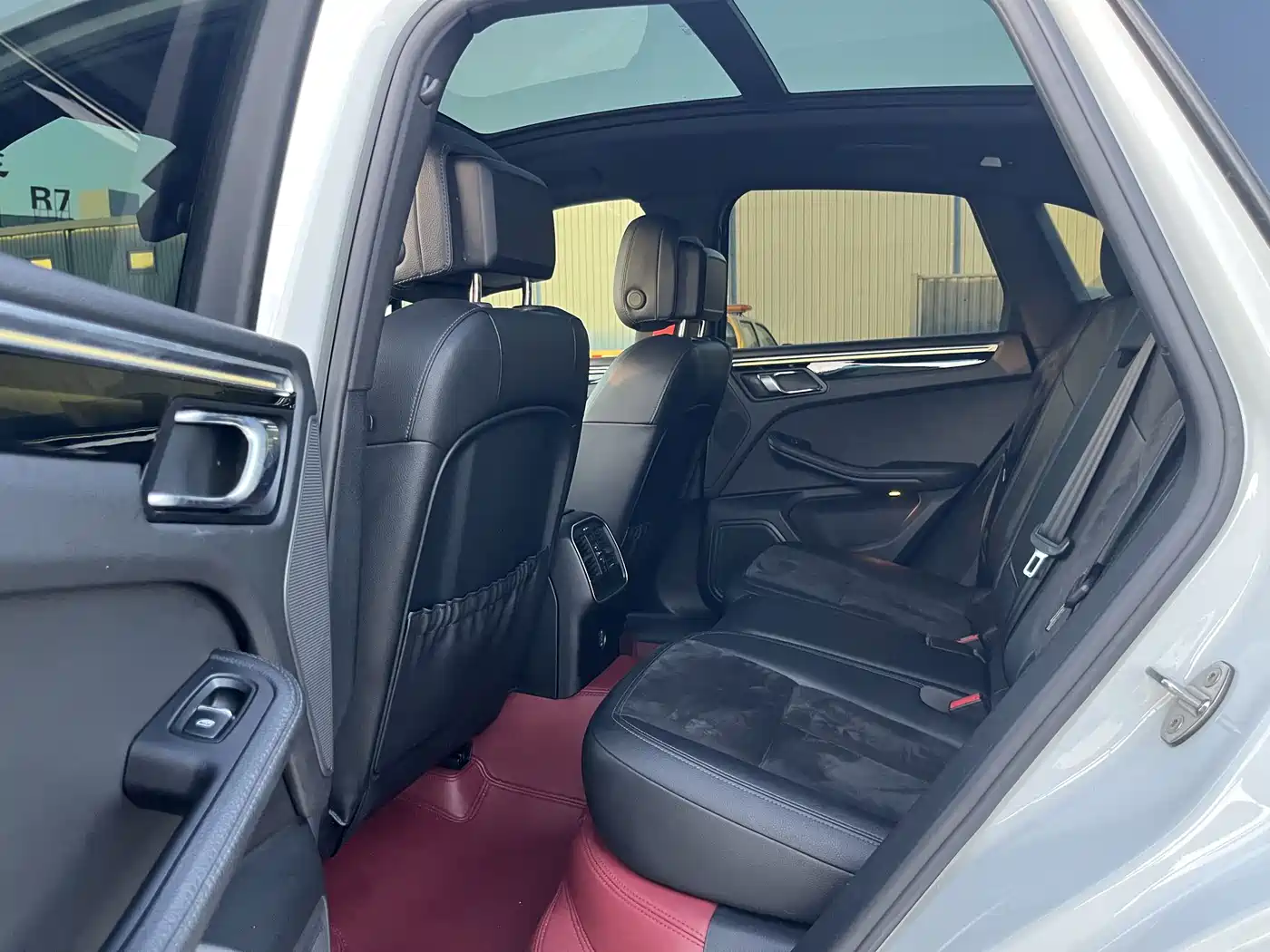 Porsche Macan 2018 Macan 2.0T фото 8