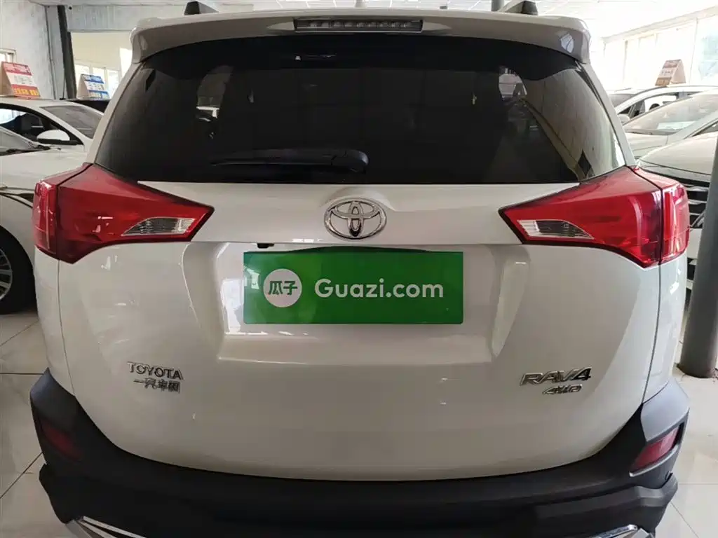 Toyota RAV4 Rongfang 2015 2.5L Automatic 4WD Elite Edition фото 6