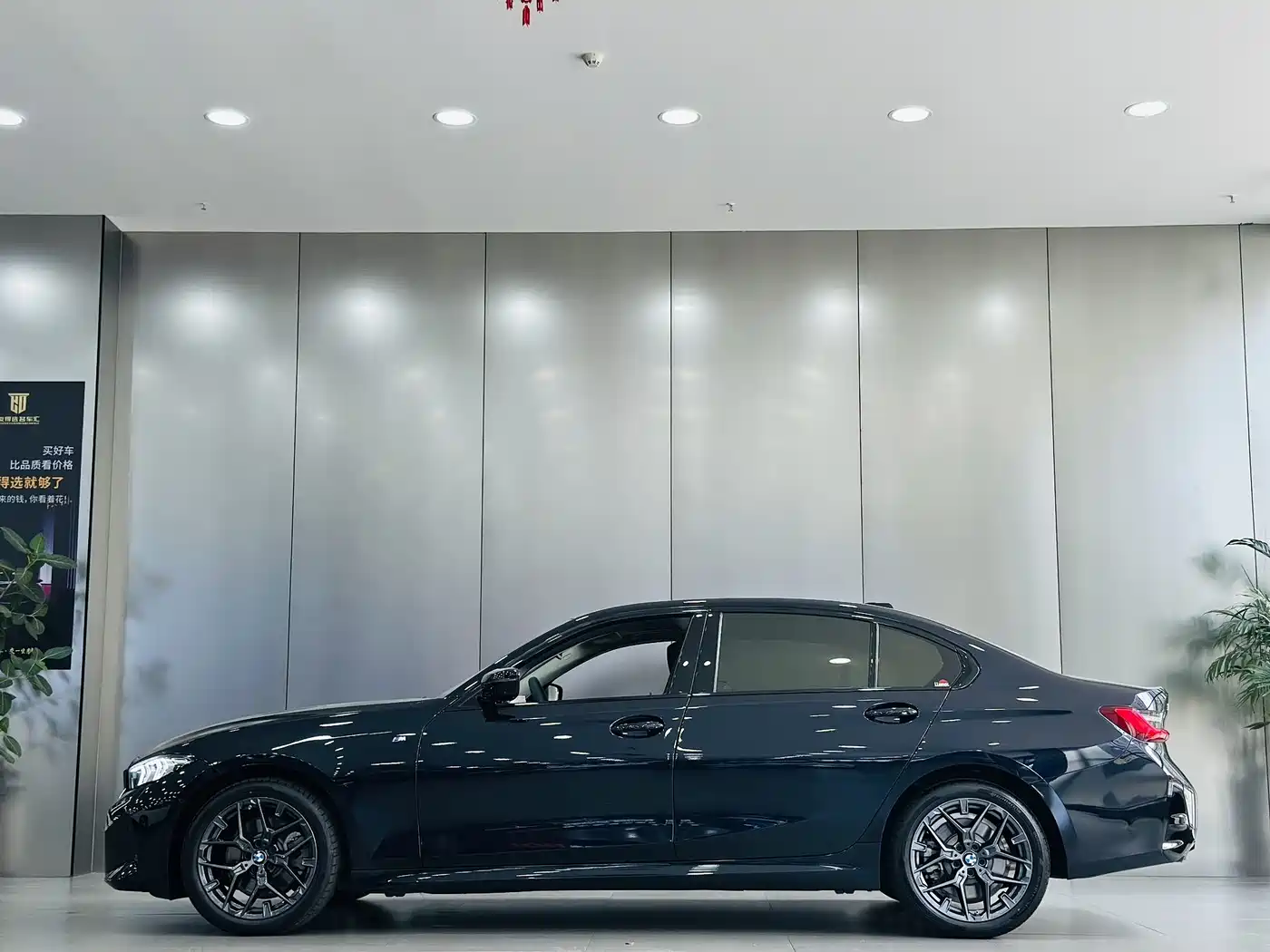 BMW 3 Series 2025 330Li M Sport Night Edition фото 7