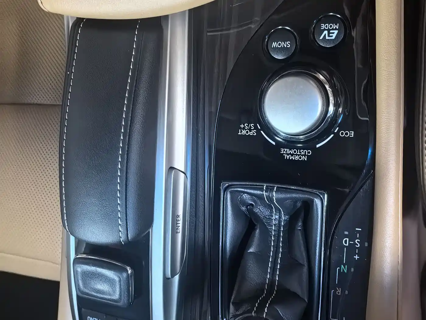 Lexus GS 2016 300h Luxury Edition фото 11