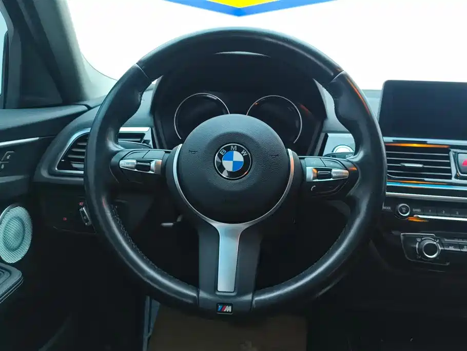 BMW 1 Series 2021 120i M Sport Shadow Edition фото 15