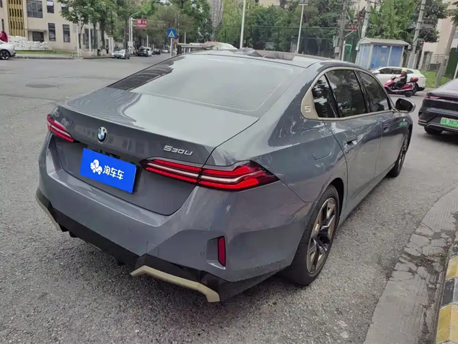 BMW 5 Series 2024 530Li Leading M Sport Package фото 3