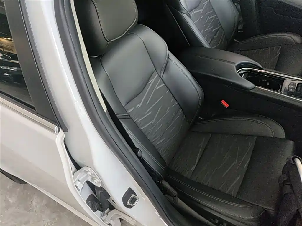 Cadillac ATS-L 2017 28T Technology фото 25