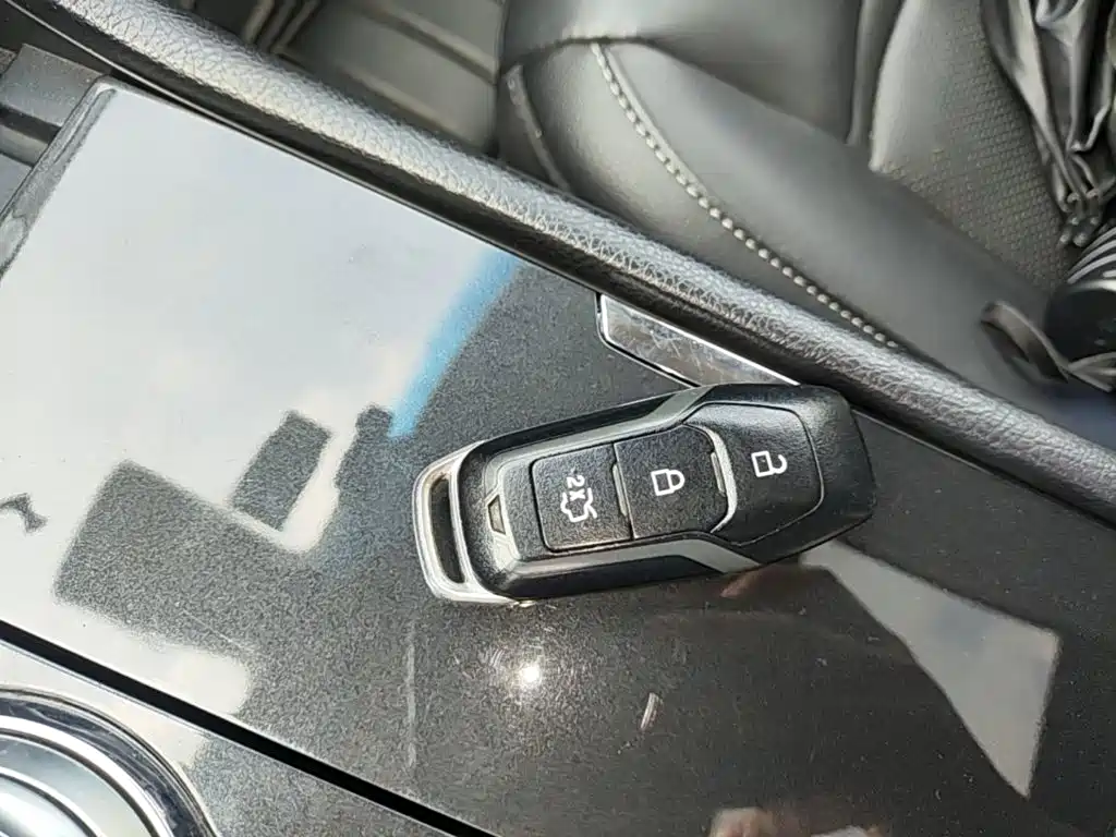 Фото 9 - Ford Taurus