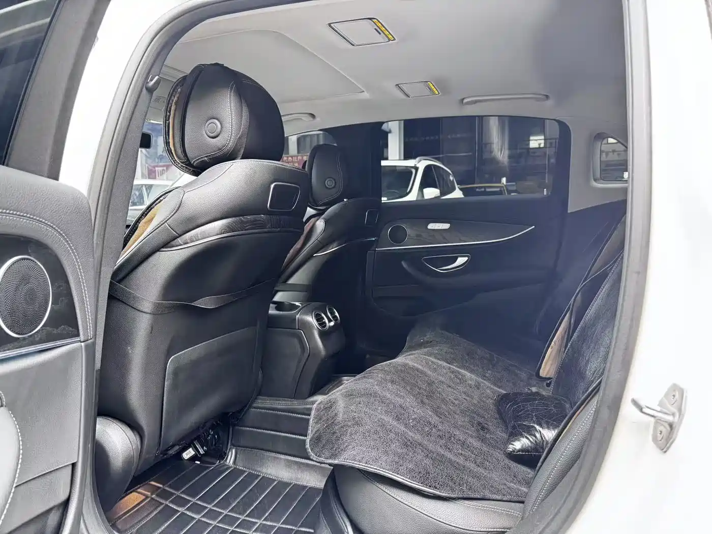 Mercedes-Benz E-Class 2016 E 200 L Sport Type фото 4