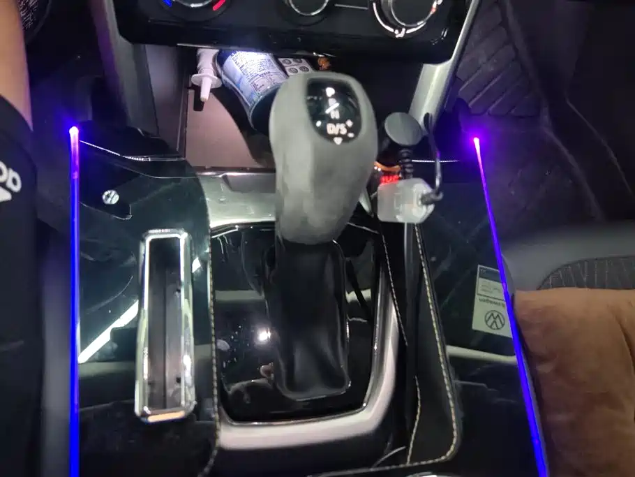 Volkswagen T-Cross 2019 1.5L Automatic Comfort Edition фото 16