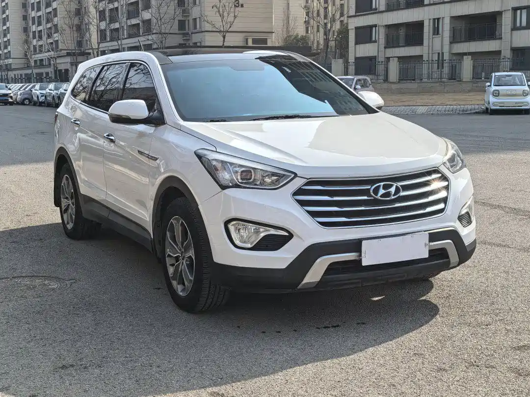Hyundai Grand Santa Fe 2015 2.0T 7-Seat 2WD Leading Edition фото 6