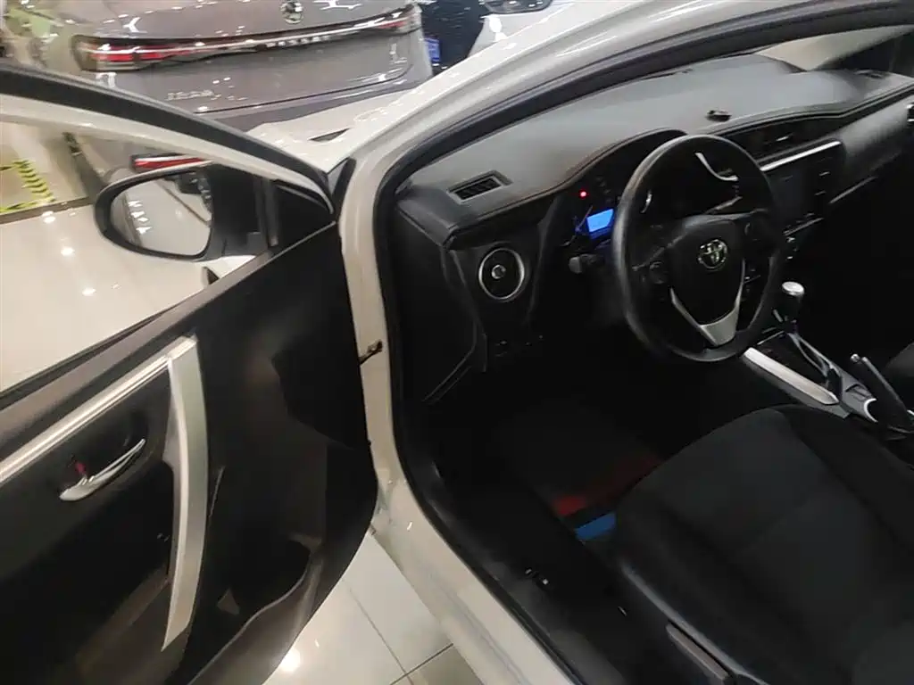Toyota Levin 2017 Facelift 185T CVT Elite (China V) фото 16