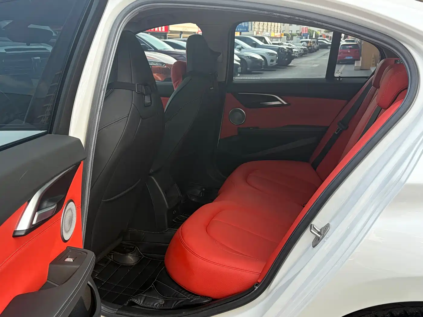 BMW 1 Series 2021 125i M Sport Black Night Edition фото 13
