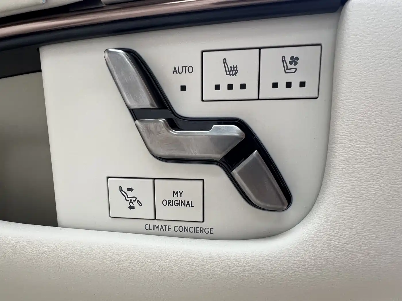 Lexus LM 2025 2023 500h 6-Seater Prestige Edition