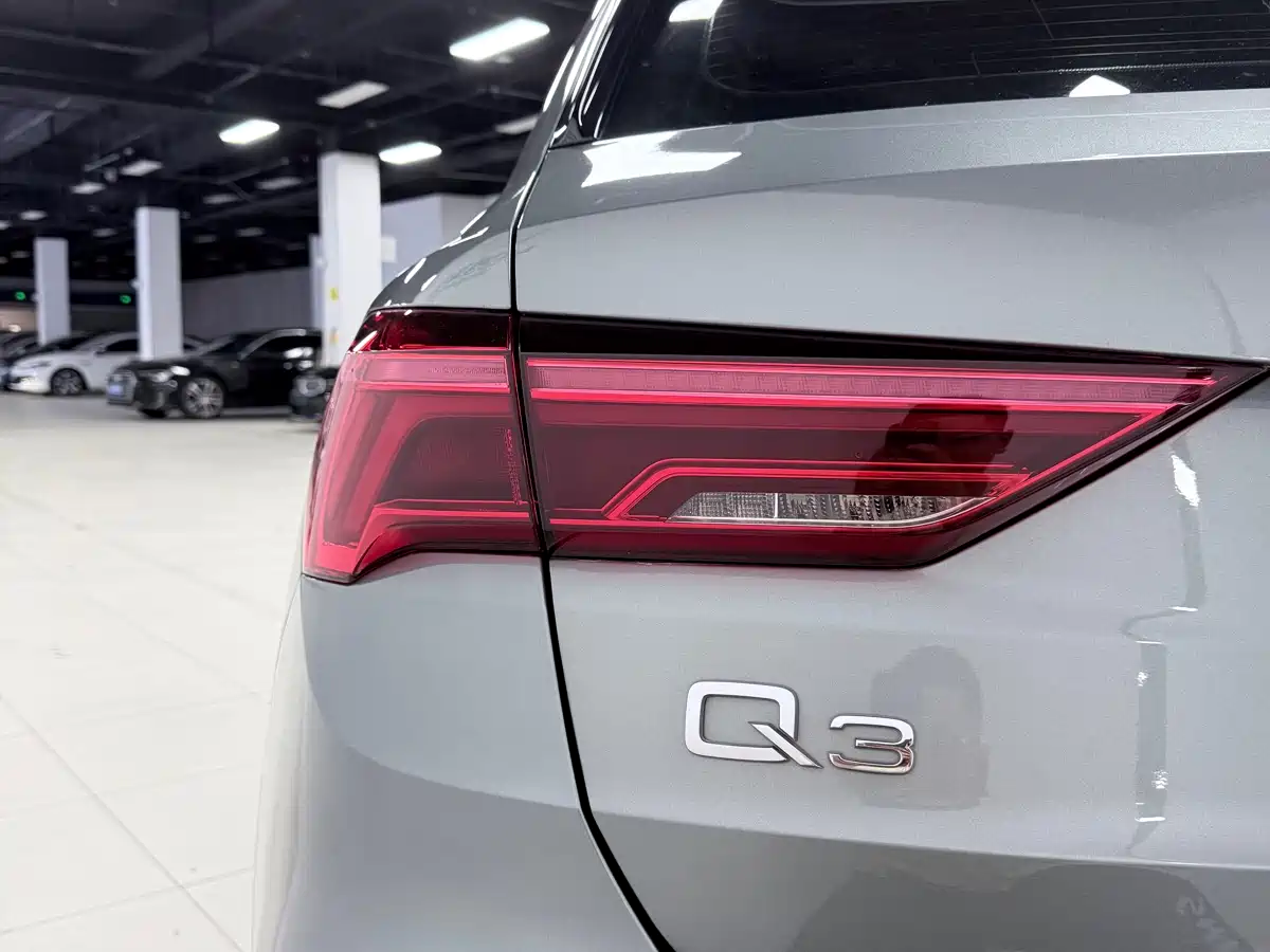 Audi Q3 2022 35 TFSI Fashion Dynamic фото 9