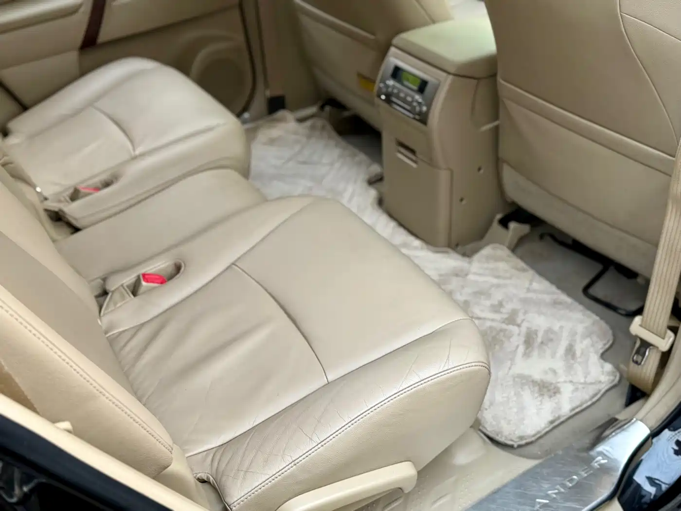 Toyota Highlander 2011 2.7L 2WD 7-seat Luxury фото 12