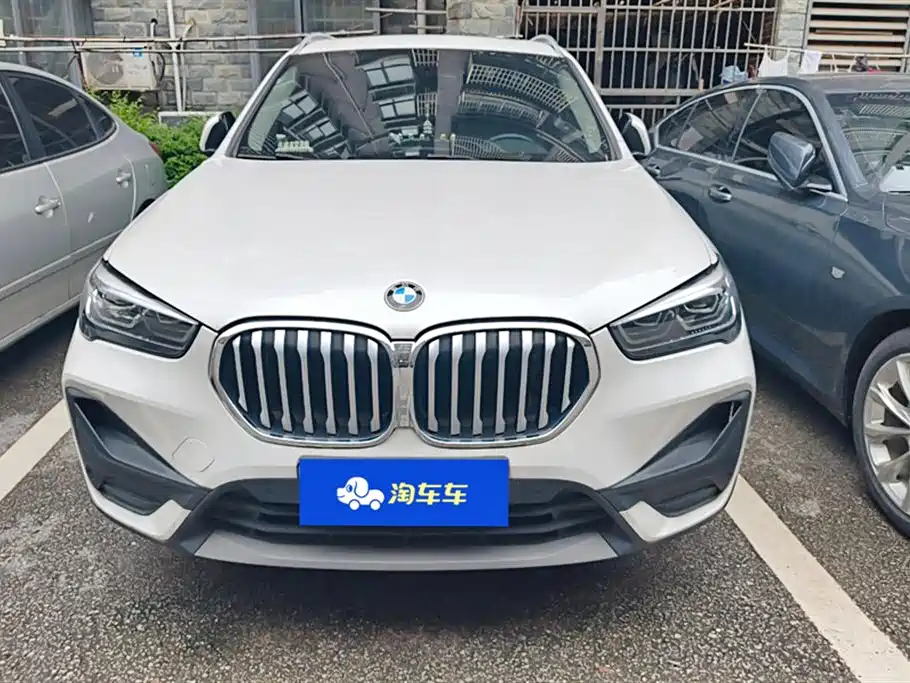 BMW X1 2022 sDrive25Li Leading фото 2
