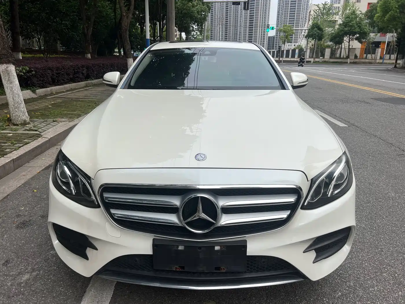 Mercedes-Benz E-Class 2017 E 200 L 4MATIC фото 2