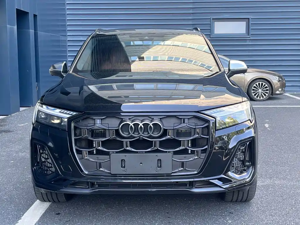 Audi SQ7 2026 2024 4.0 TFSI