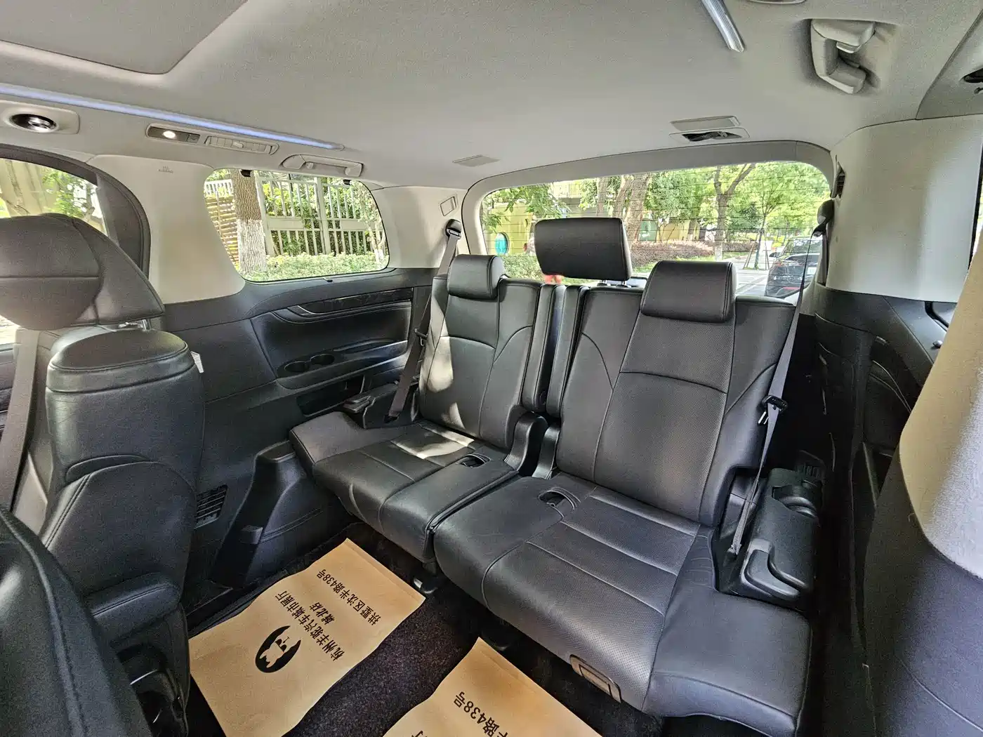 Toyota Vellfire 2019 Hybrid 2.5L HV Luxury Edition фото 13