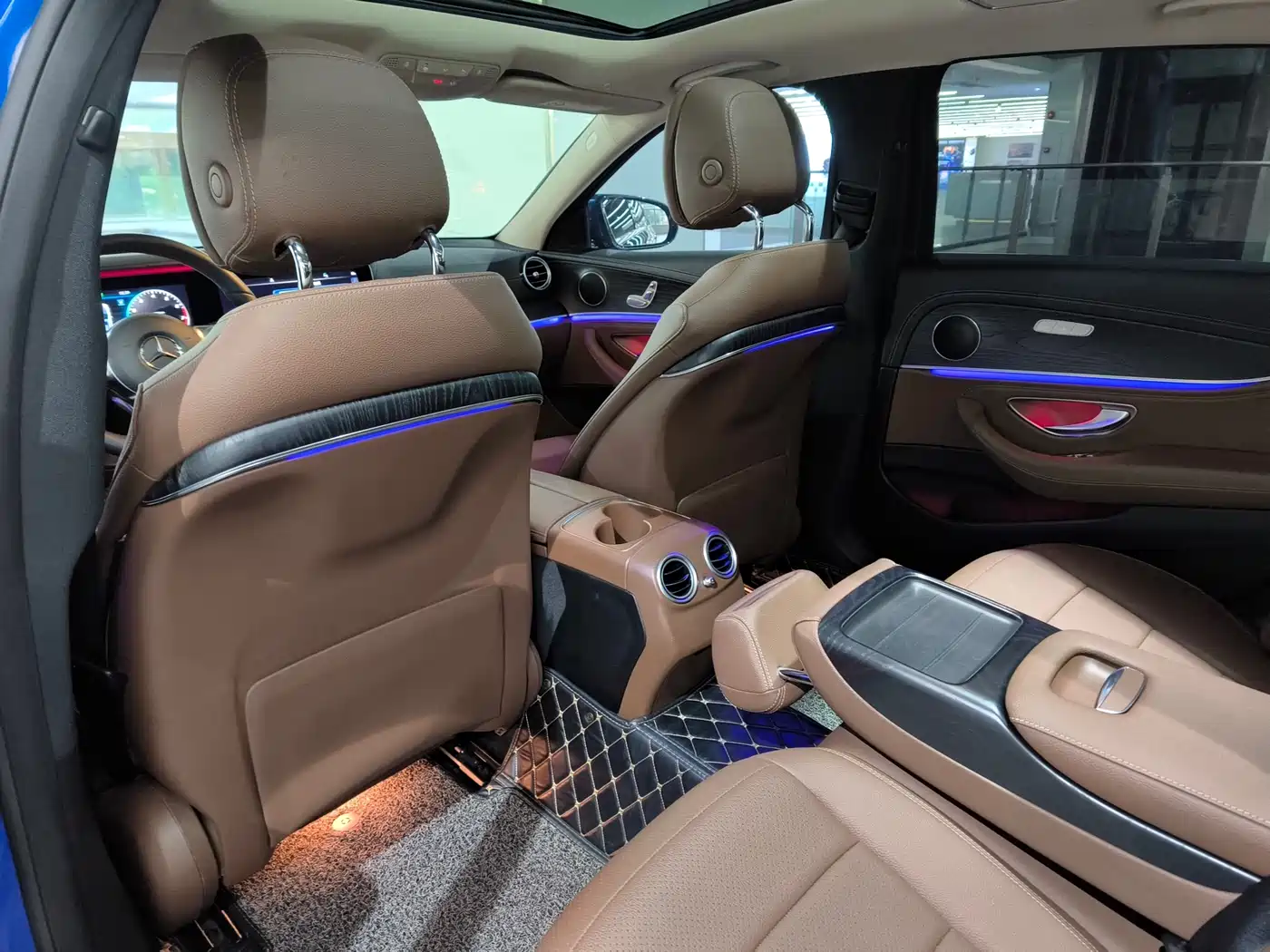 Mercedes-Benz E-Class 2020 Model E 260 L Sport фото 16