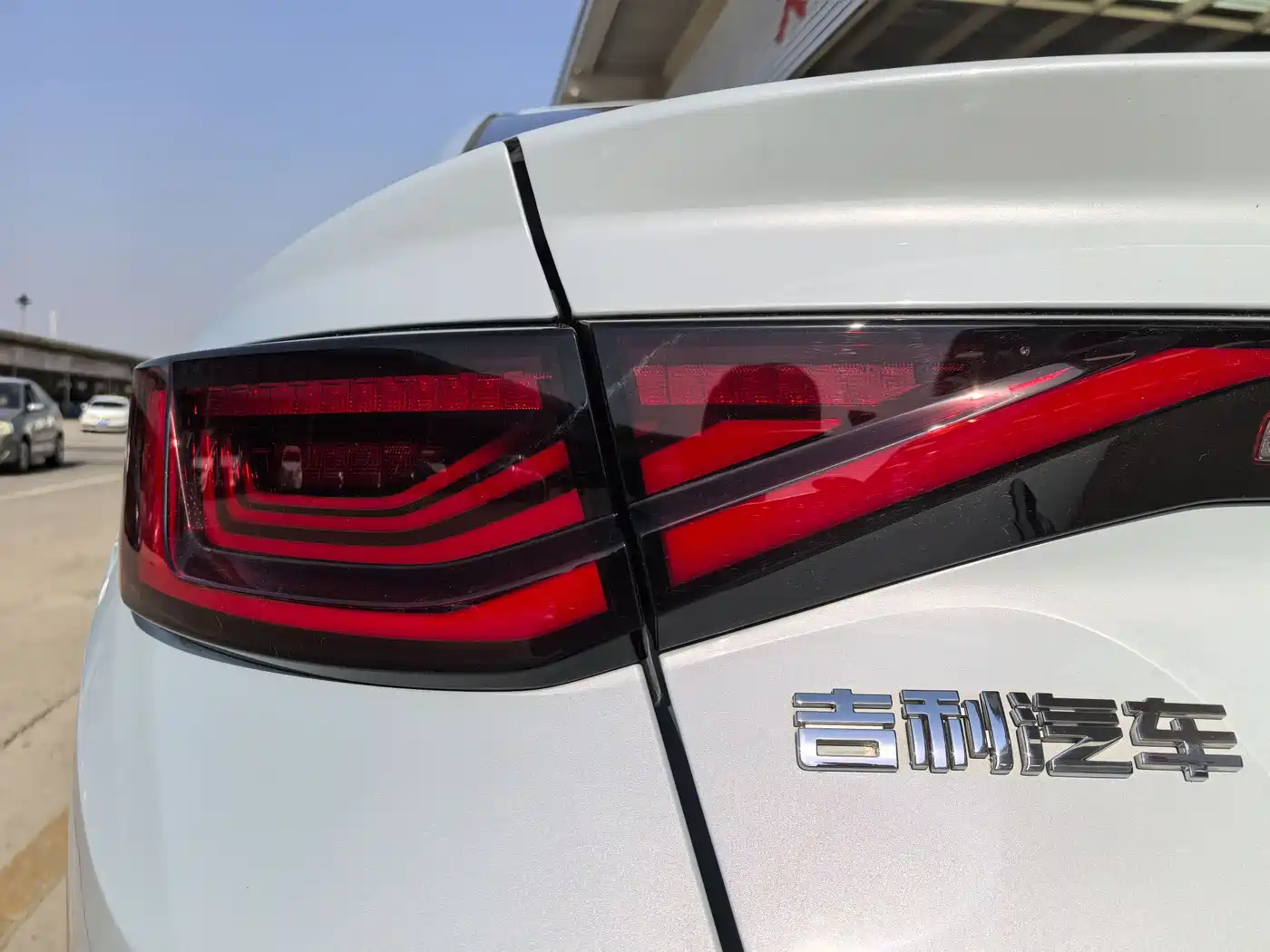 Geely Emgrand L HiP 2024 2024 Model Soaring Dragon Edition 1.5TD-DHT Pro 100KM Surpassing Type