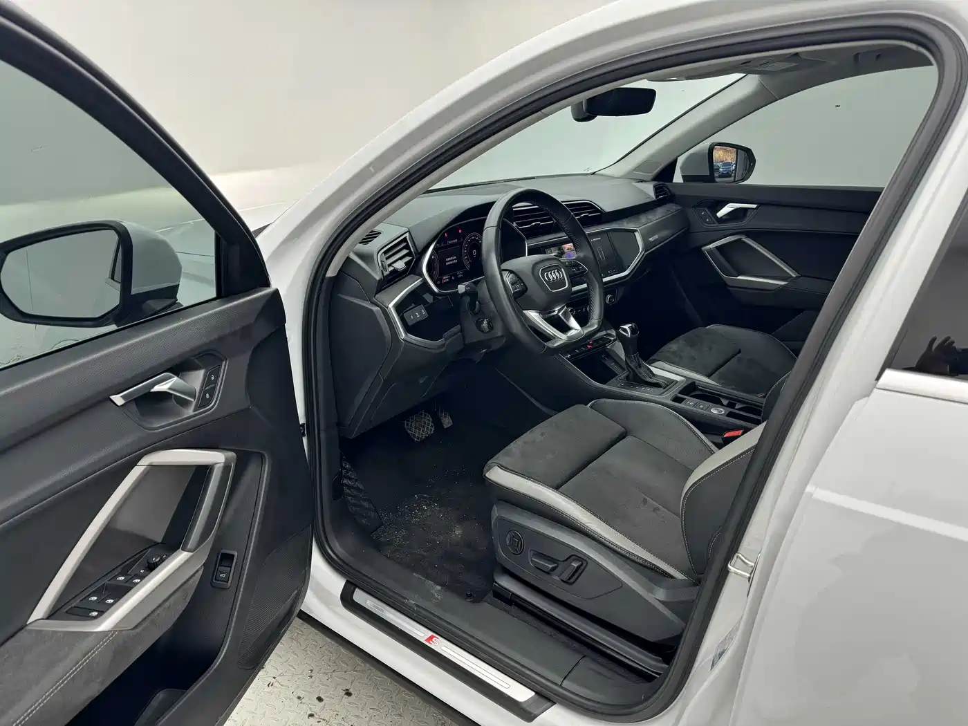 Audi Q3 2023 35 TFSI Fashion Dynamic (1.4T) фото 20