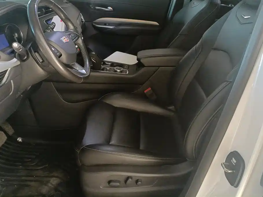 Cadillac XT4 2018 28T FWD Leading Edition фото 9