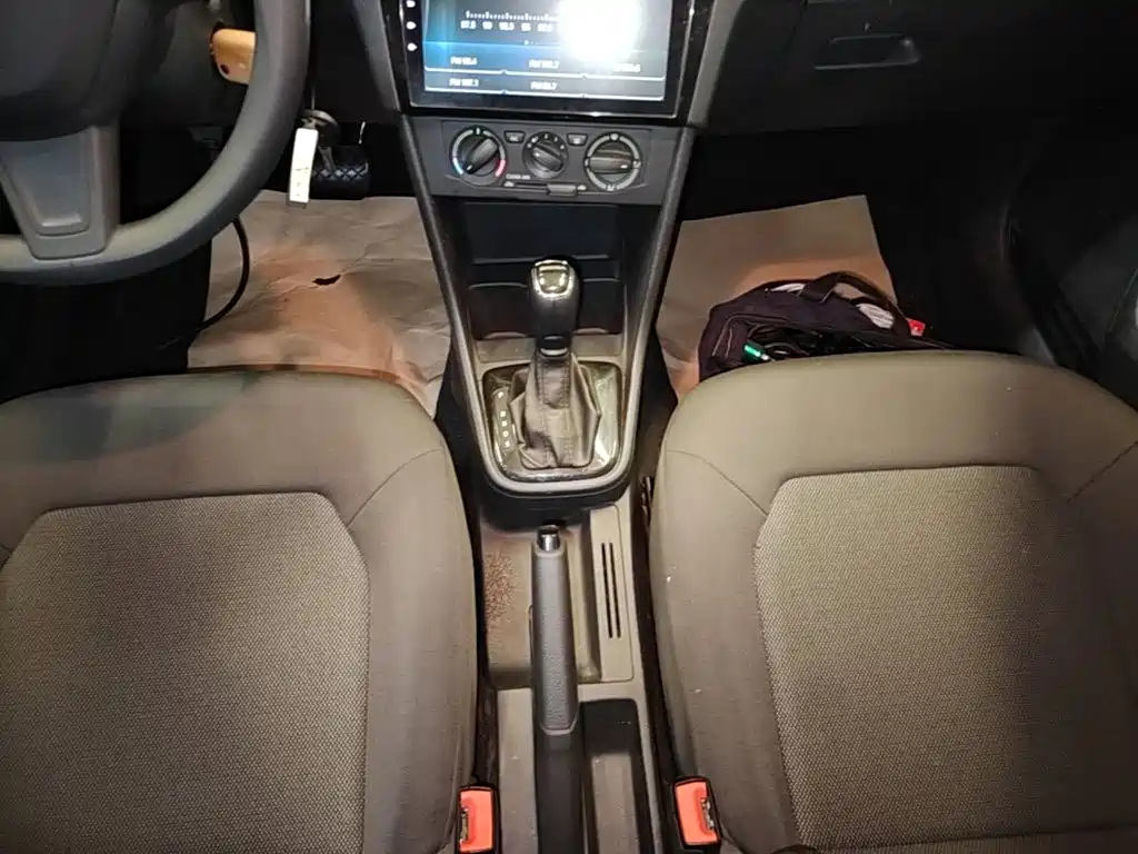 Škoda Skoda Rapid Spaceback 2017 2016 Facelift 1.6L Automatic Forward Edition