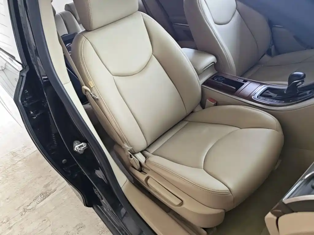 Фото 25 - Roewe 950