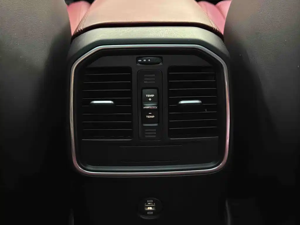 Porsche Macan 2017 Macan 2.0T фото 11