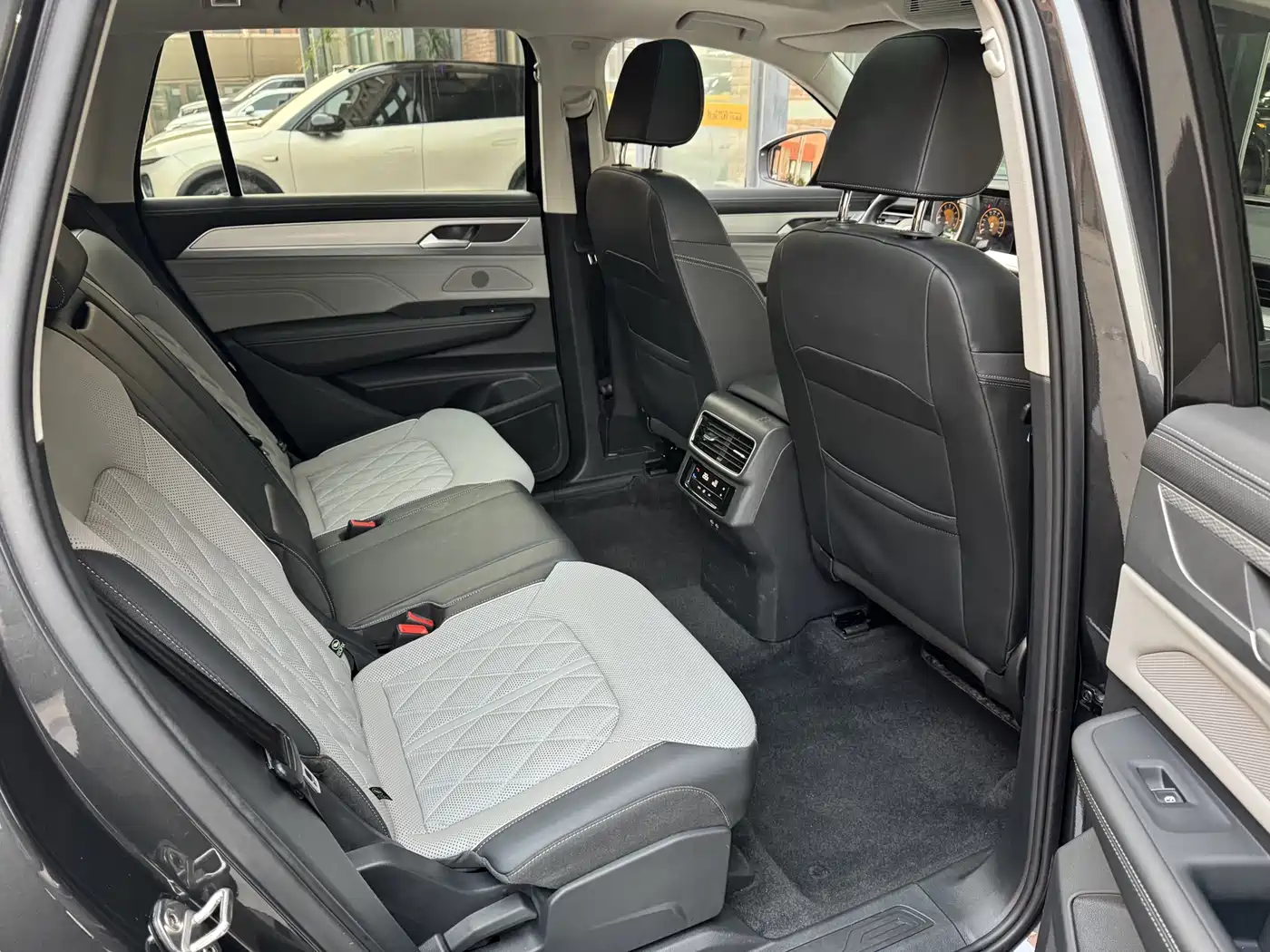 Volkswagen Talagon 2023 380TSI 4WD R-Line Touring Edition фото 21