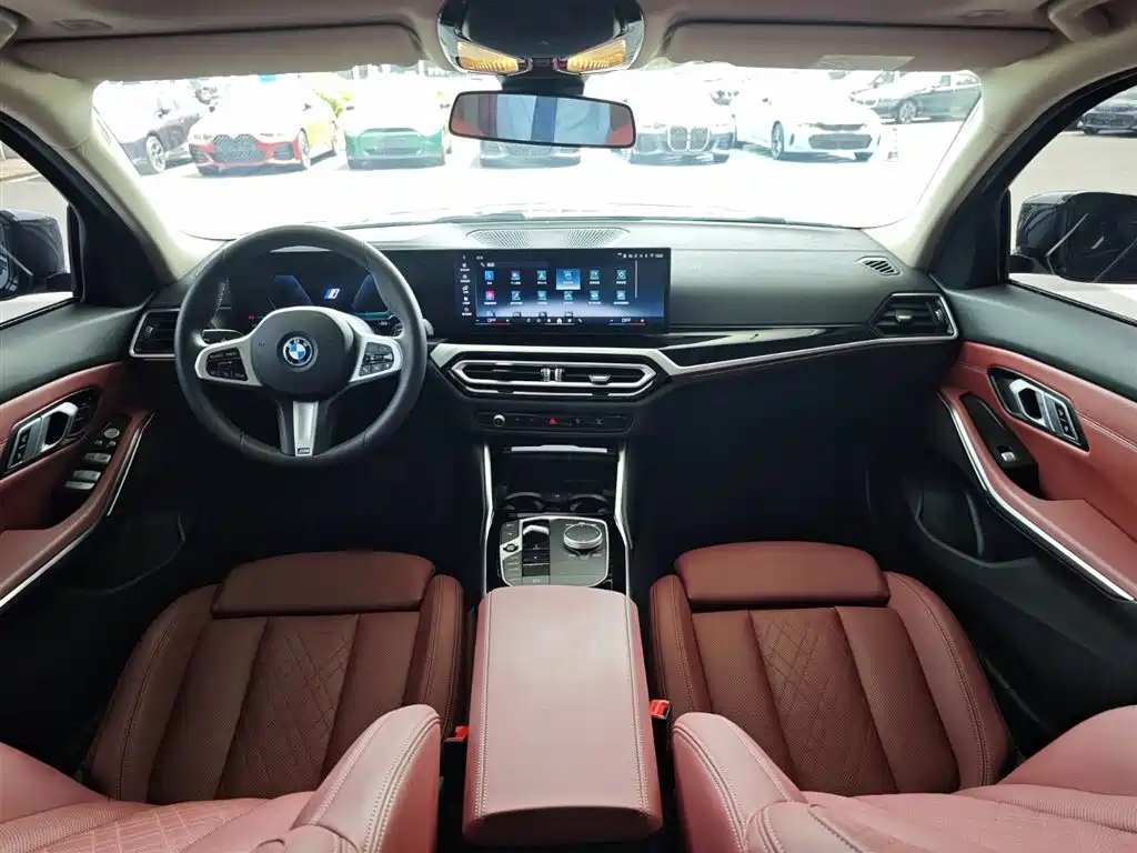 BMW i3 2024 eDrive 35 L фото 10