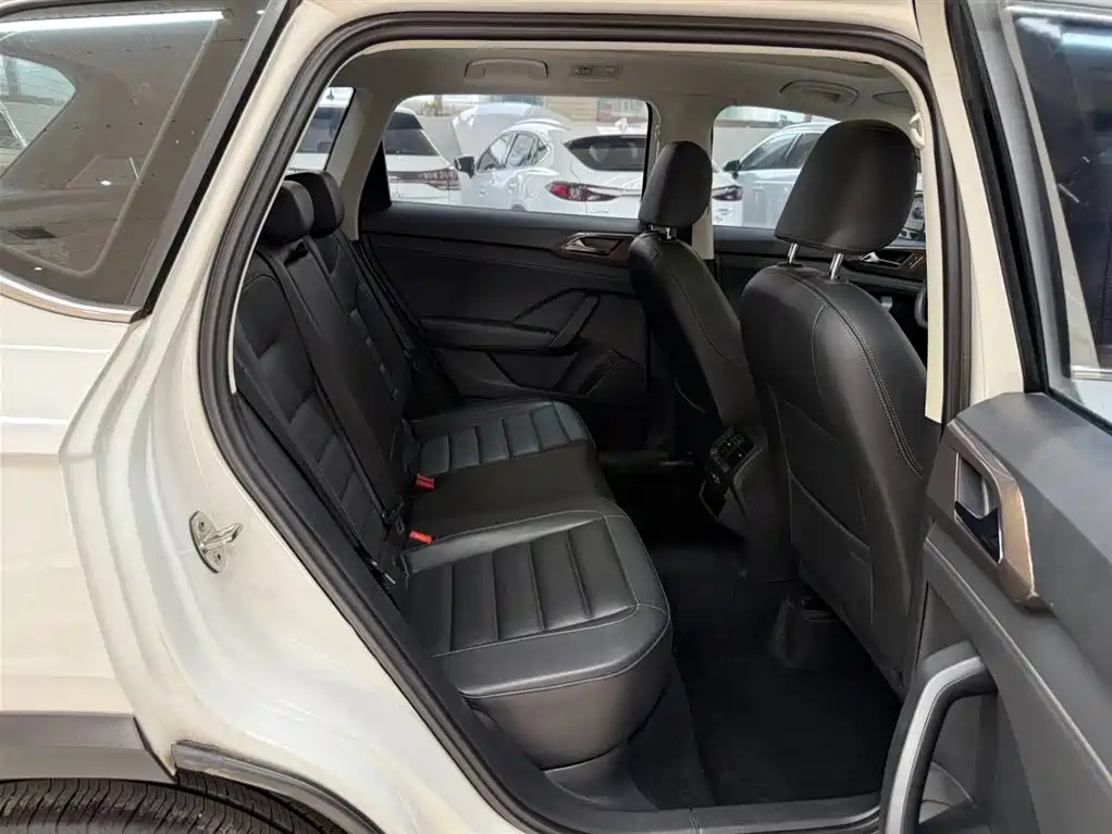 Volkswagen Tharu 2022 280TSI FWD Luxury Edition фото 22
