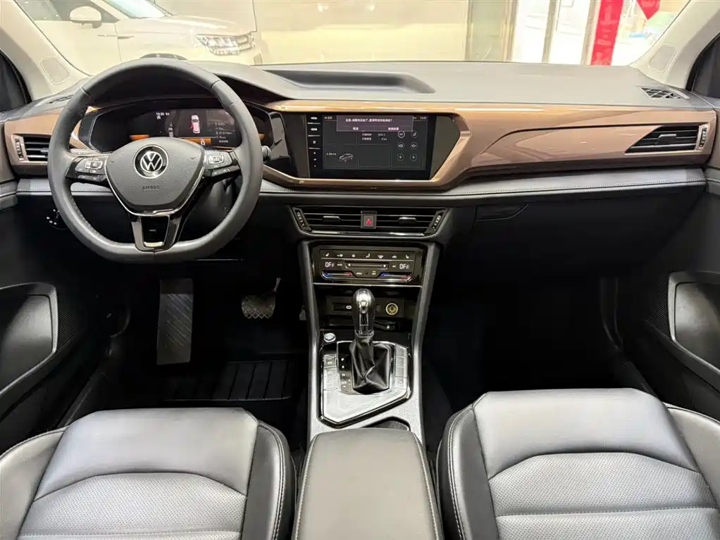 Volkswagen Tharu 2022 280TSI FWD Luxury Edition фото 20