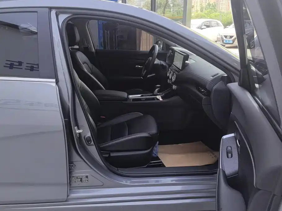 Nissan SYLPHY, миниатюра 8
