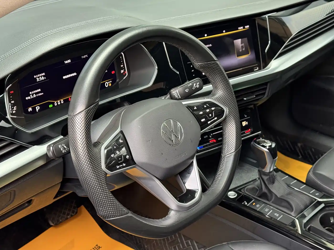 Volkswagen Passat 2022 330TSI Elite Edition фото 19