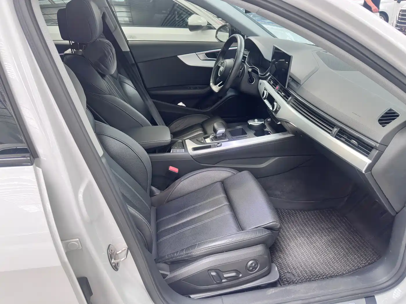 Audi A4L 2022 40 TFSI Luxury Dynamic фото 12