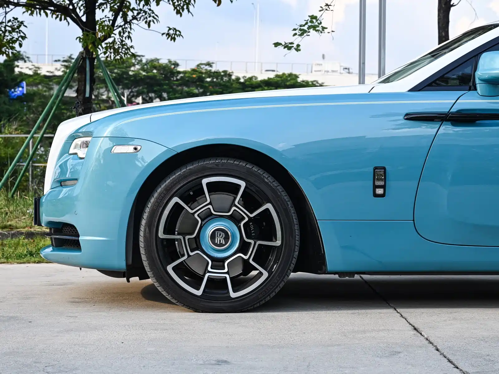 Фото 18 - Rolls-Royce Wraith