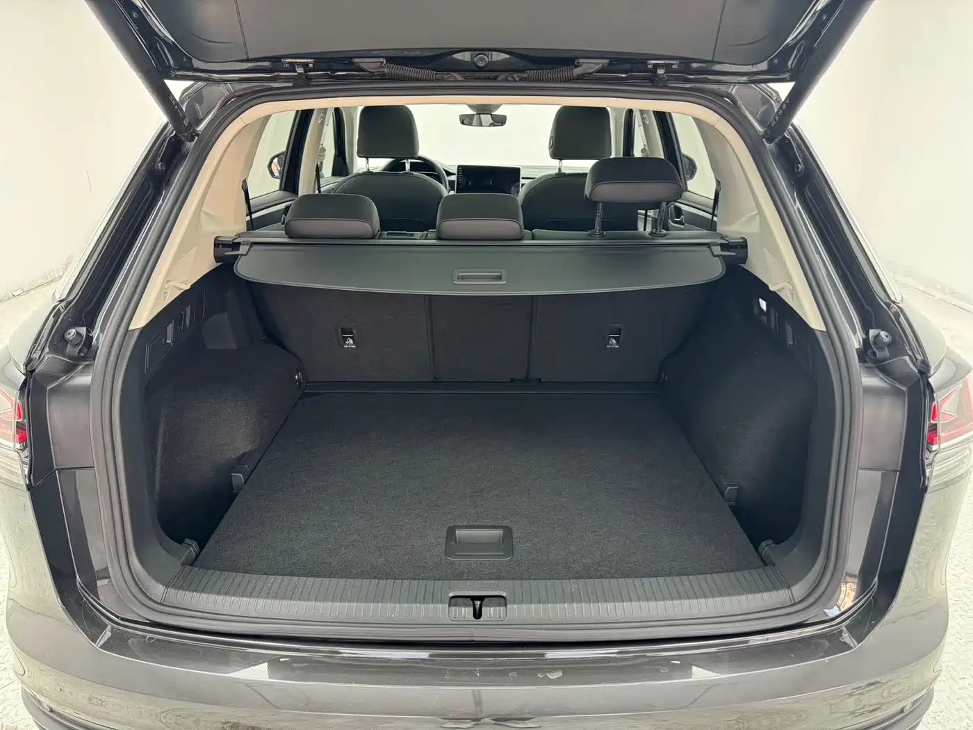 Volkswagen Tayron 2023 280TSI 2WD Luxury Plus Advanced Edition фото 17
