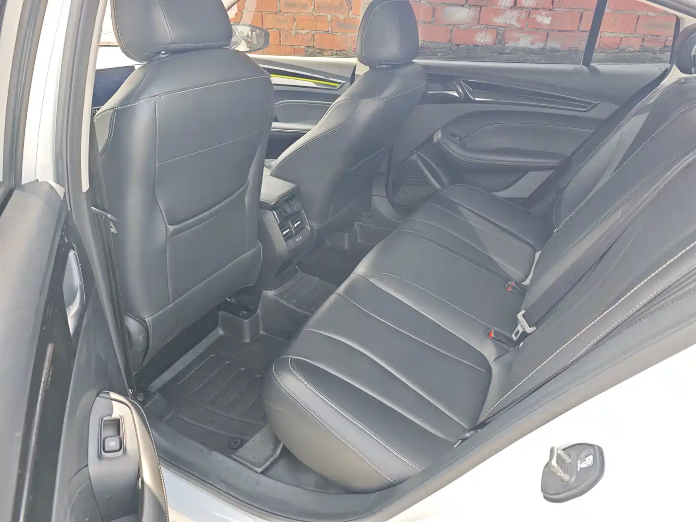 Photo 5 - Roewe i5
