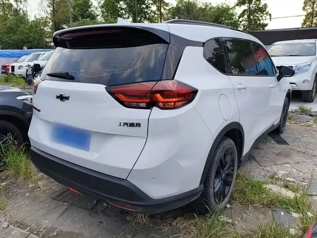Chevrolet Volando 2023 2020 Mild Hybrid Redline 530T Automatic Premium Edition (5+2 seater)