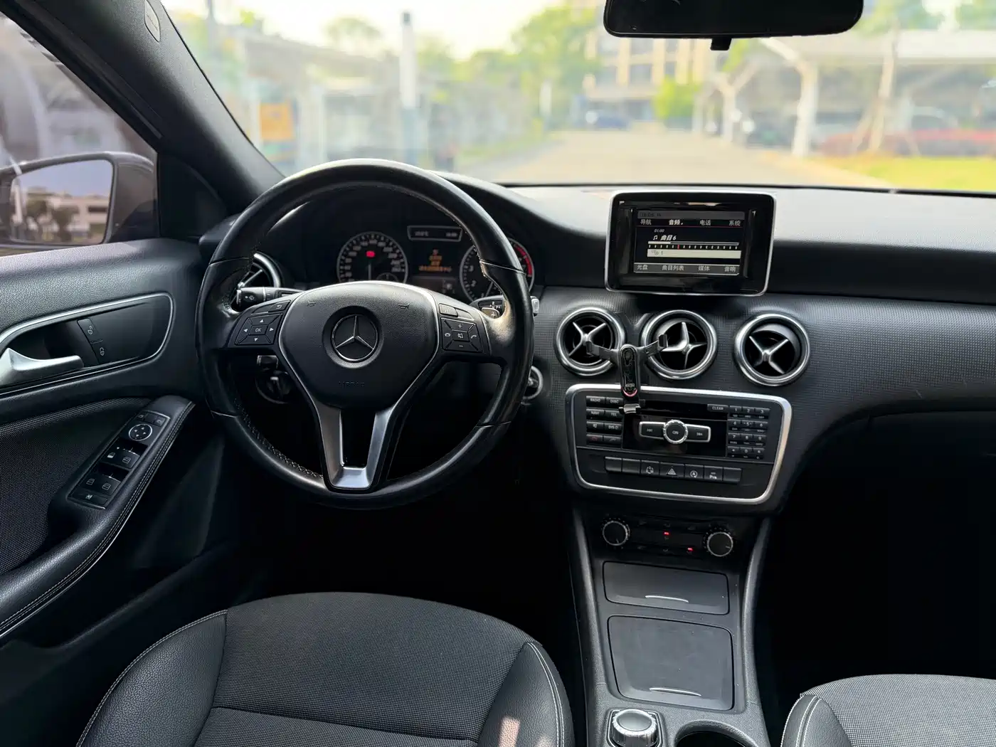 Mercedes-Benz A-Class (Import) 2015 A 180 фото 16